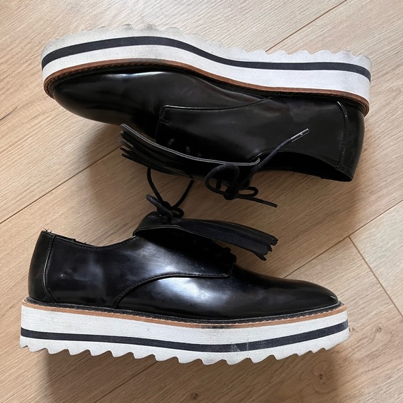 Zara Basic faux patent leather black fringe loafer white platform sole shoe 7.5 - Picture 15 of 16